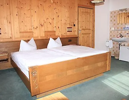 Bed & Breakfast Berghaus Maria Pettneu am Arlberg