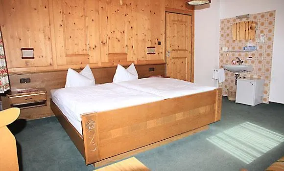 Bed & Breakfast Berghaus Maria Pettneu am Arlberg